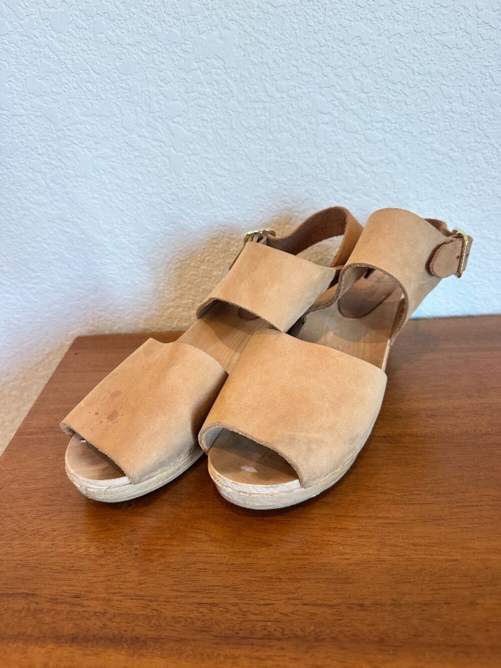 Bryr Clogs, Tan, size 40